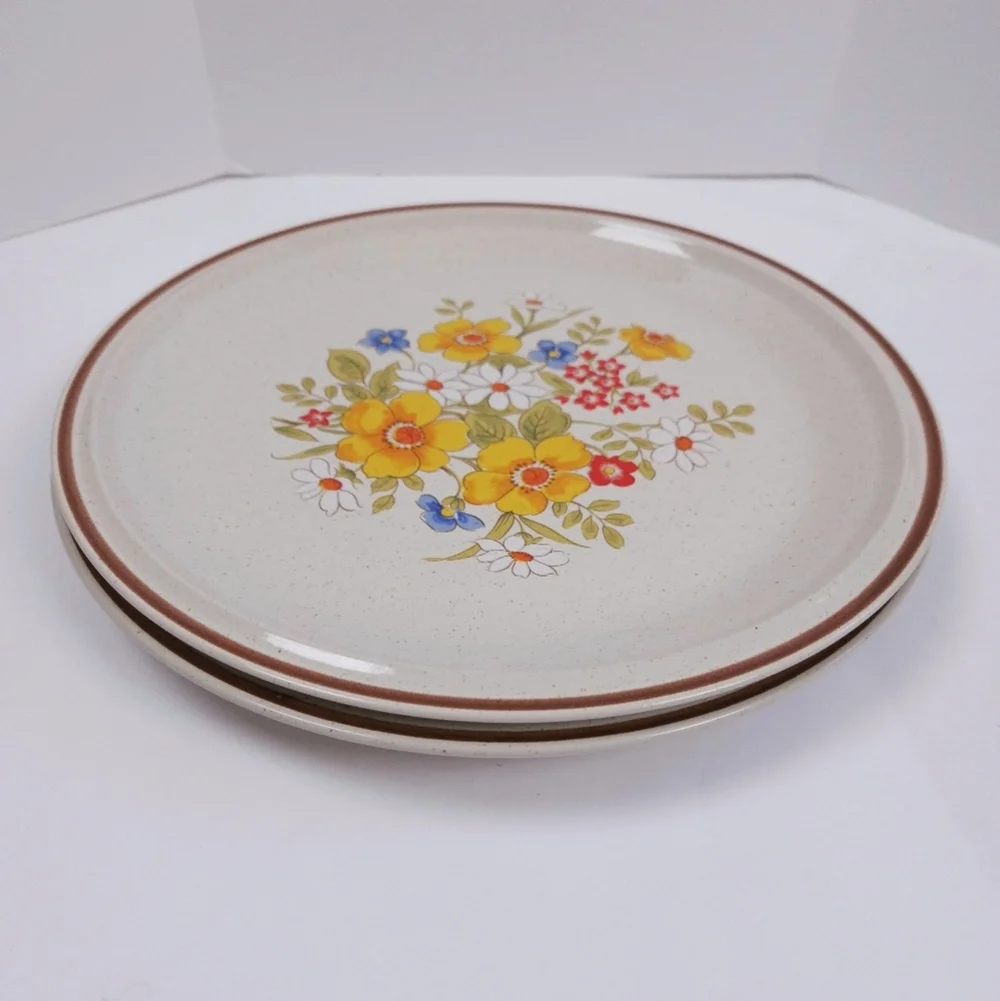 Casual Elegance vintage stoneware